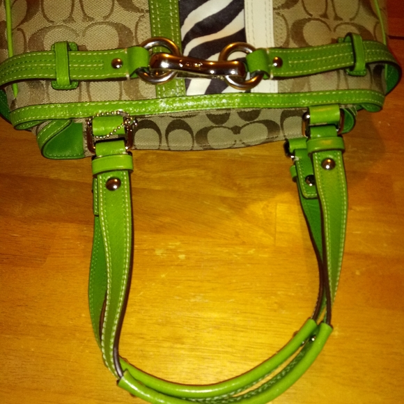 Coach shoulder bag - Picture 3 of 8
